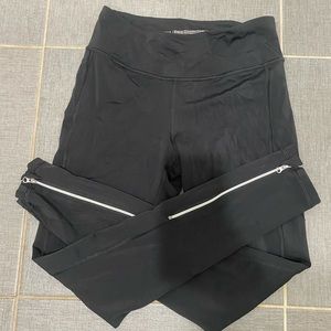 Victoria’s Secret Sport leggings with zipper detail